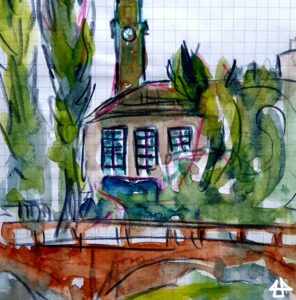 Zeichnung mit Buntstift und Aquarell auf kariertem Papier: Ausschnitt einer Brücke, dahinter ein großes Gebäude eingerahmt von Bäumen und dahinter ein Turm mit Uhr.