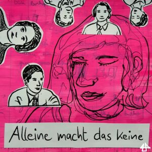 
Collage kleiner schwarz auf weiß Porträts auf pink übermalter alter Seekarte mit schwarzer Finelinerzeichnung eines weiteren Porträts, darunter in schwarz auf weiß der Schriftzug: Alleine macht das keine.