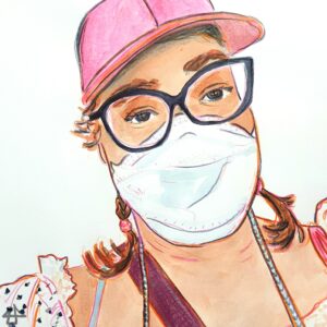 Aquarellierte Buntstiftzeichnung. Portrait einer Person mit tief ausgeschnittener rüschiger Bluse. Die Schirmkappe ist pink, genauso wie die Gummis and den beiden seitlichen geflochtenen Zöpfe. Die Brille ist dunkel und sieht nach den 50er Jahren aus, und die Maske ist weiß.