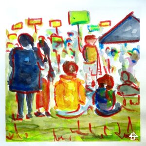 Aquarellierte mit roter Ökreide. Menschen sitzsitzen stehen im Gras, die  Rücken zugewandt, dahinter schemenhaft eine Menschenmenge mit Schildern an Stöcken